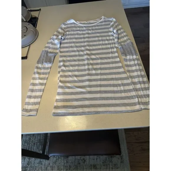 Lululemon Women's Vintage Long Sleeve Size 10 - Picture 4 of 5